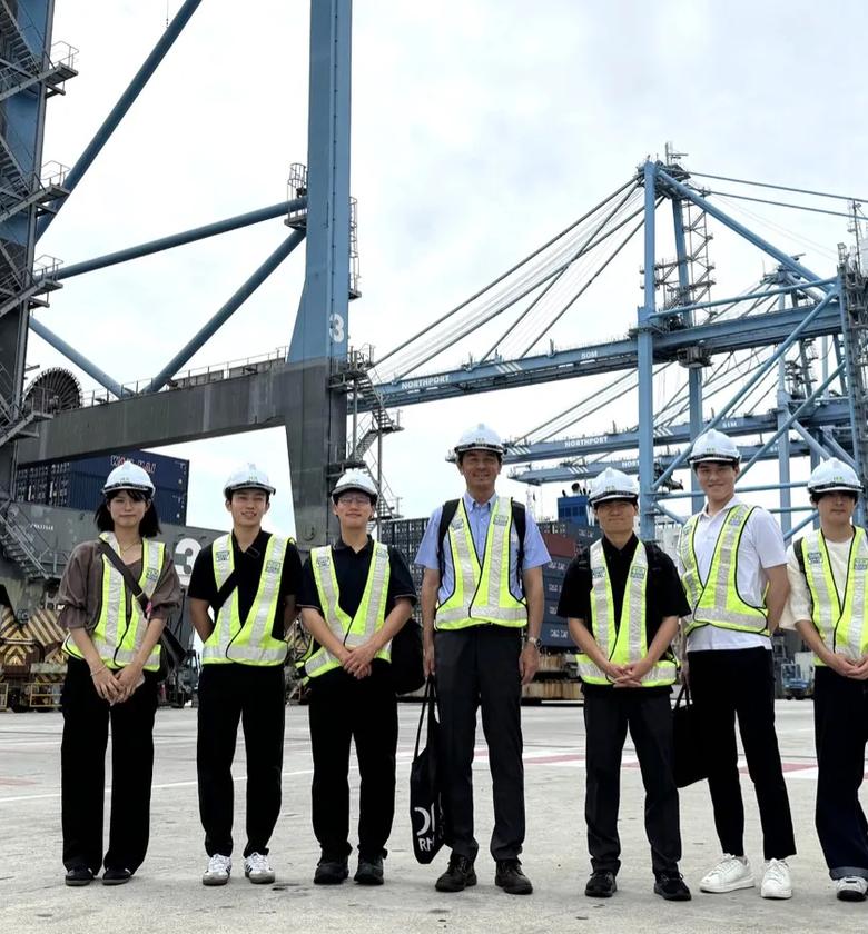 豊富な実践的カリキュラム