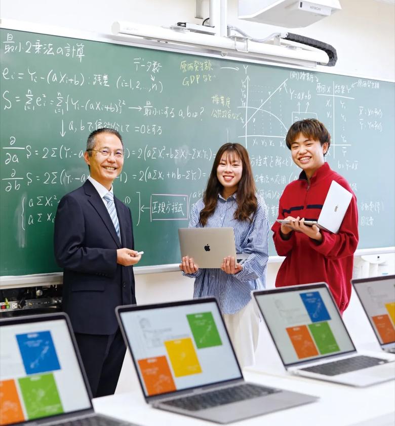 全学年にゼミを配置