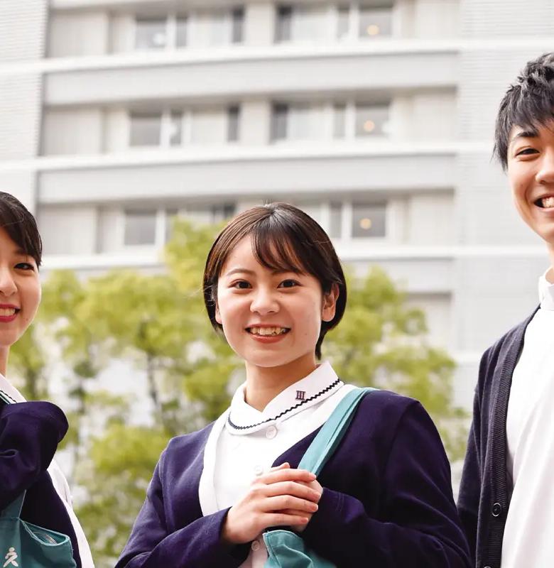 旭町キャンパスでの看護学部大学生の様子