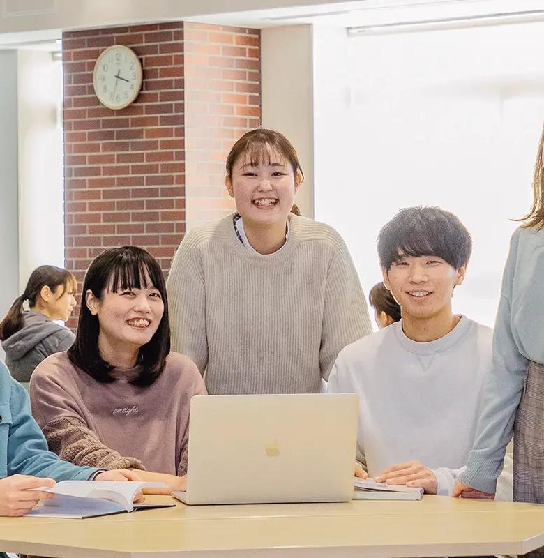 御井キャンパスでの大学生の様子